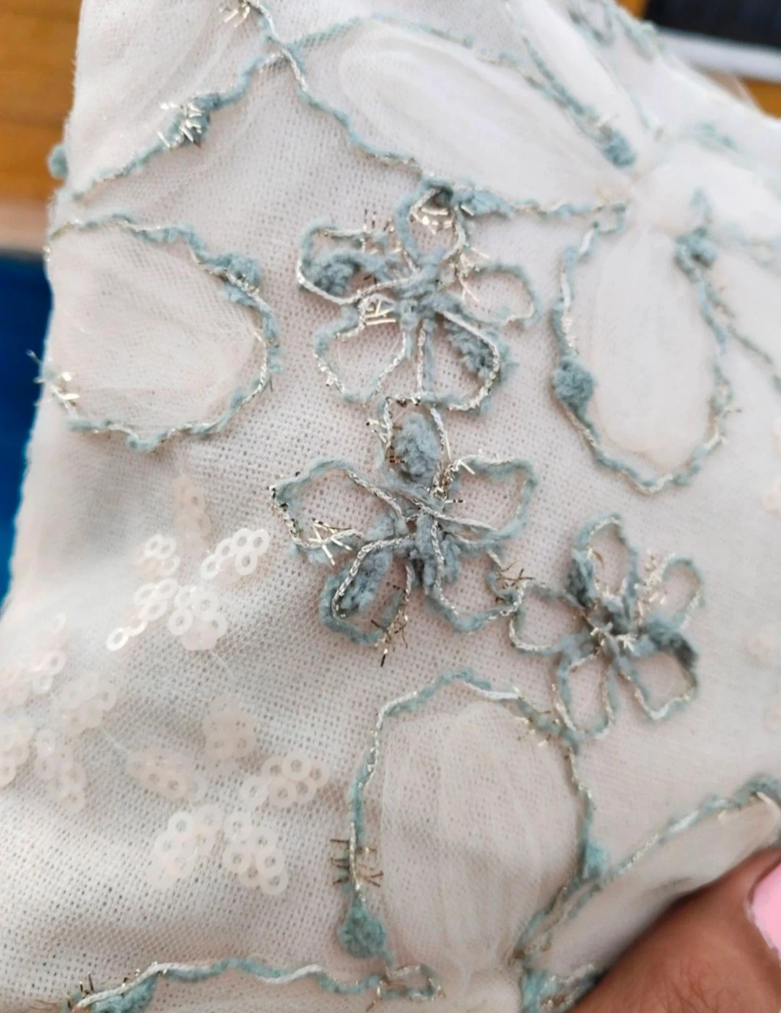 Neceser con bordados en verde agua – photo 6